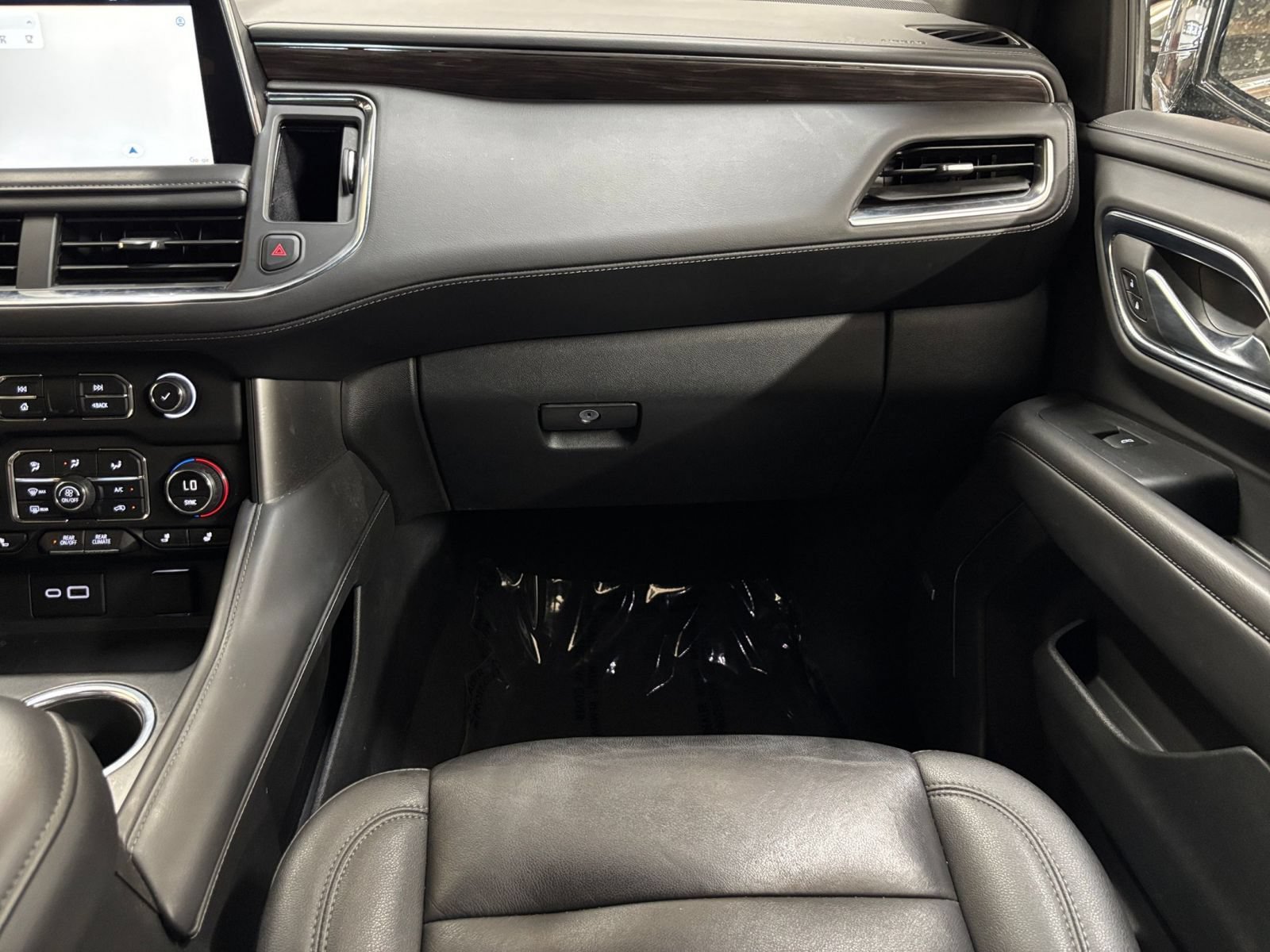 Used 2024 Chevrolet Tahoe LT w/ Luxury Package RWD image 38