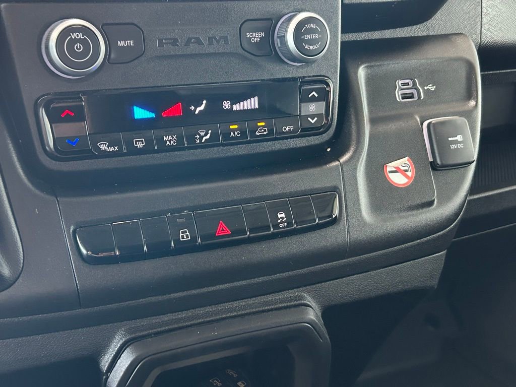 Used 2024 RAM ProMaster 2500 w/ Convenience Group image 18