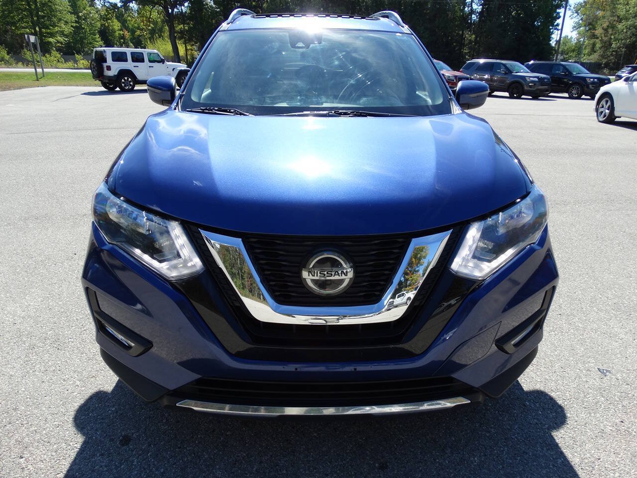 Used 2020 Nissan Rogue AWD w/ SV Moonroof Package image 5