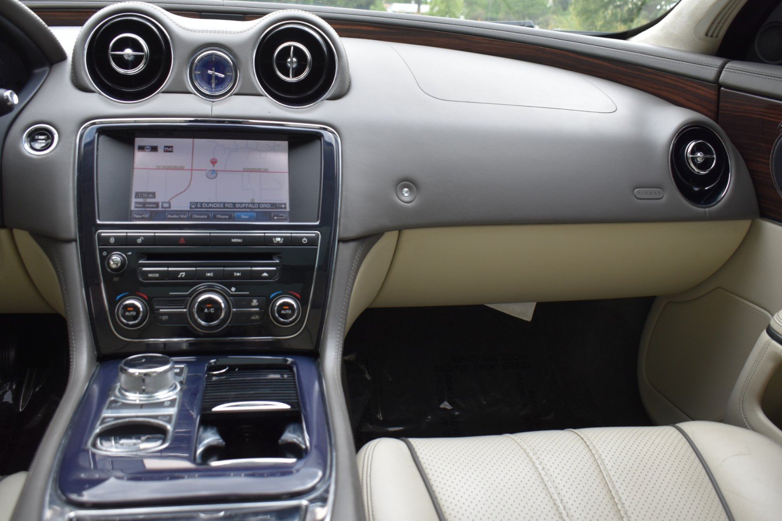Used 2011 Jaguar XJ L RWD image 14