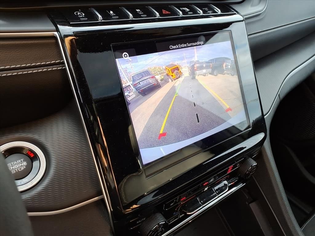 Used 2023 Jeep Grand Cherokee Altitude image 23