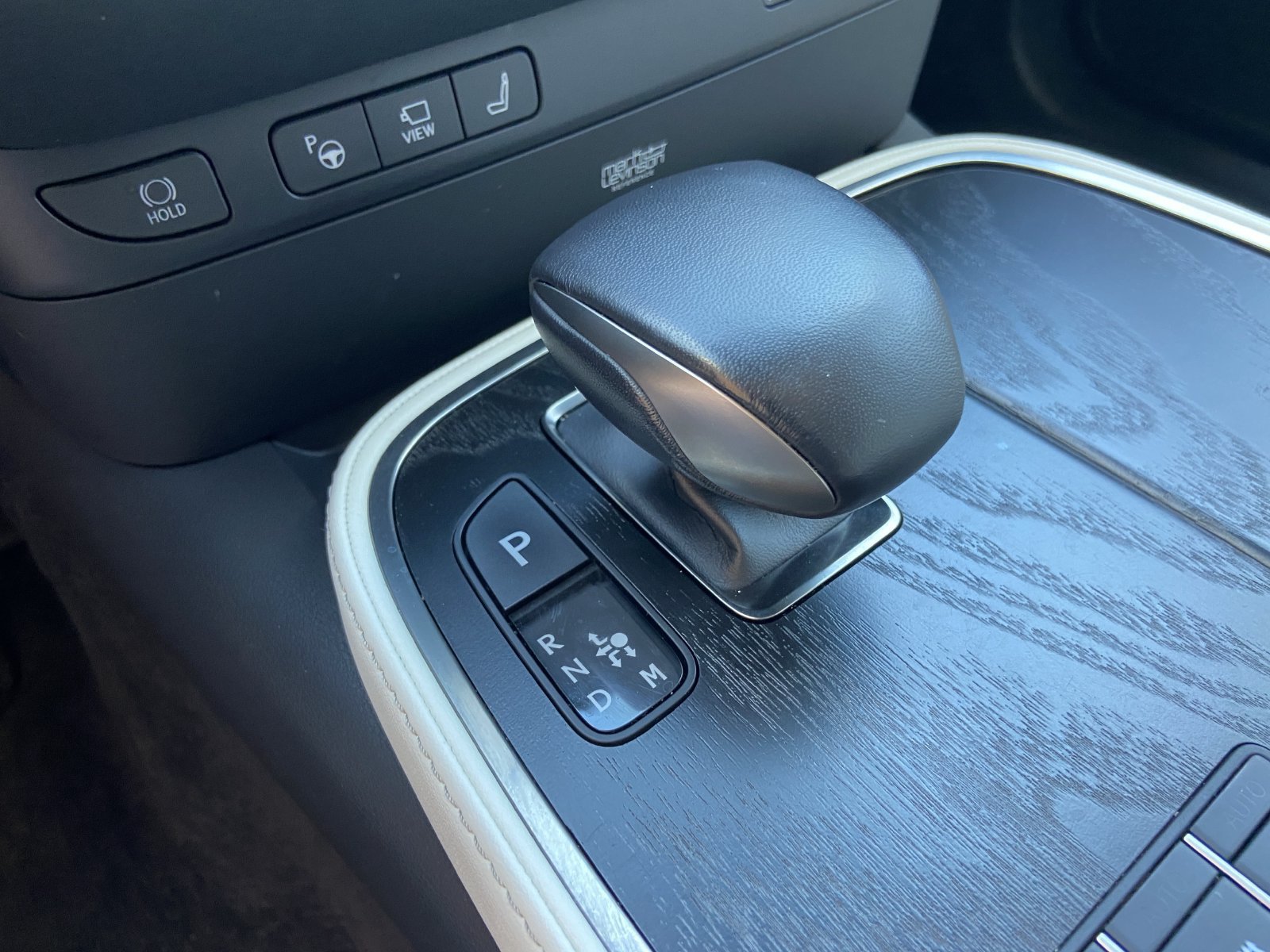 Used 2023 Lexus LS 500h AWD w/ Luxury Package image 20