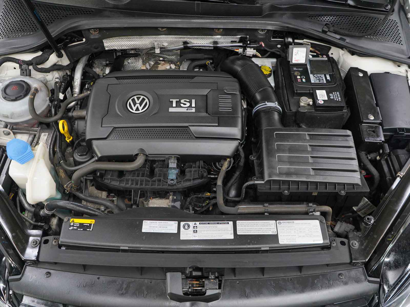 Used 2018 Volkswagen Golf R 4-Door AWD/4WD image 29