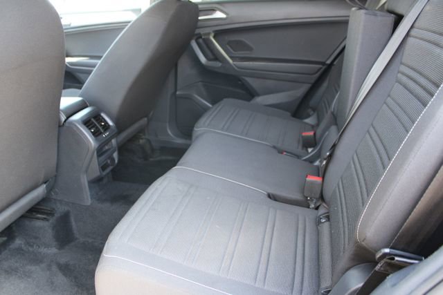 Used 2022 Volkswagen Tiguan S image 33