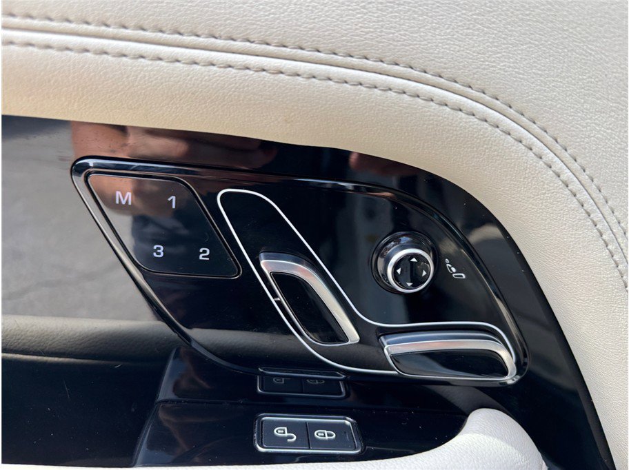Used 2018 Land Rover Range Rover image 19