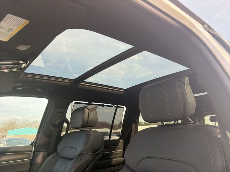 New 2026 Jeep Grand Wagoneer L Summit w/ Premium Group III image 23