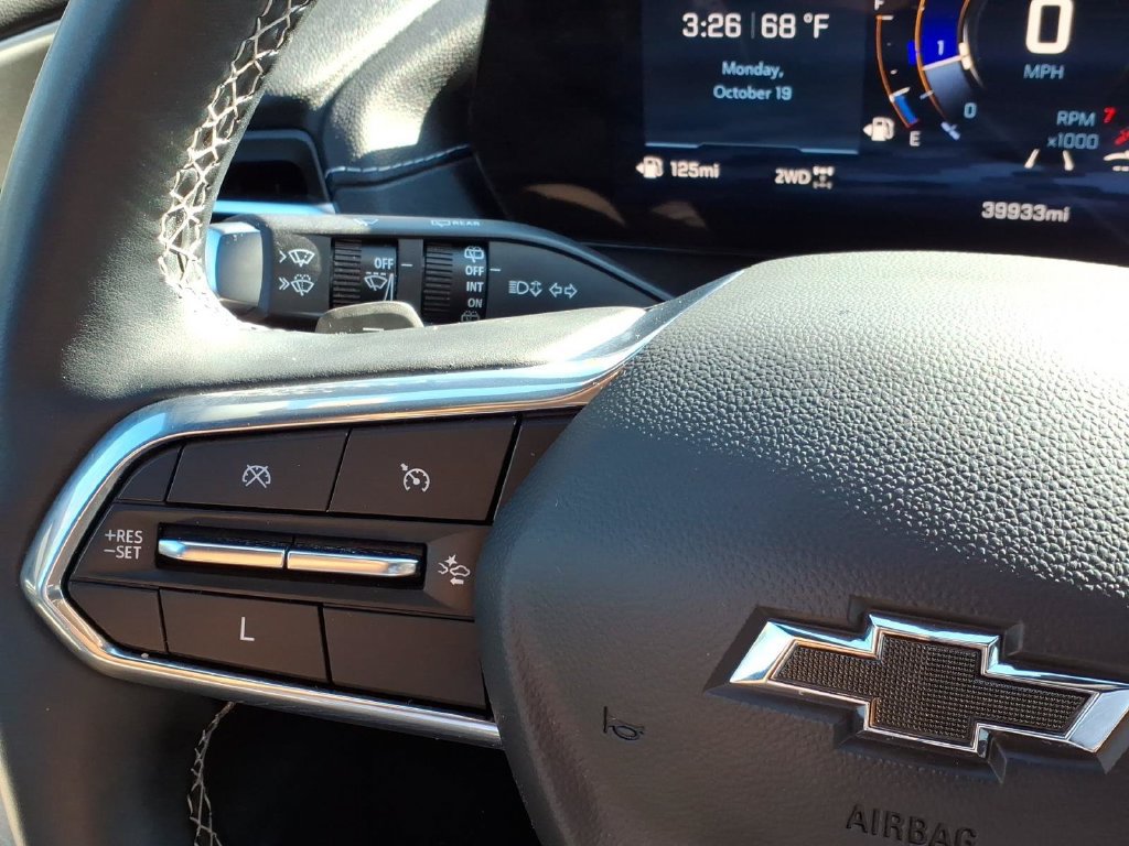 Used 2025 Chevrolet Traverse LT w/ Midnight/Sport Edition AWD/4WD image 21