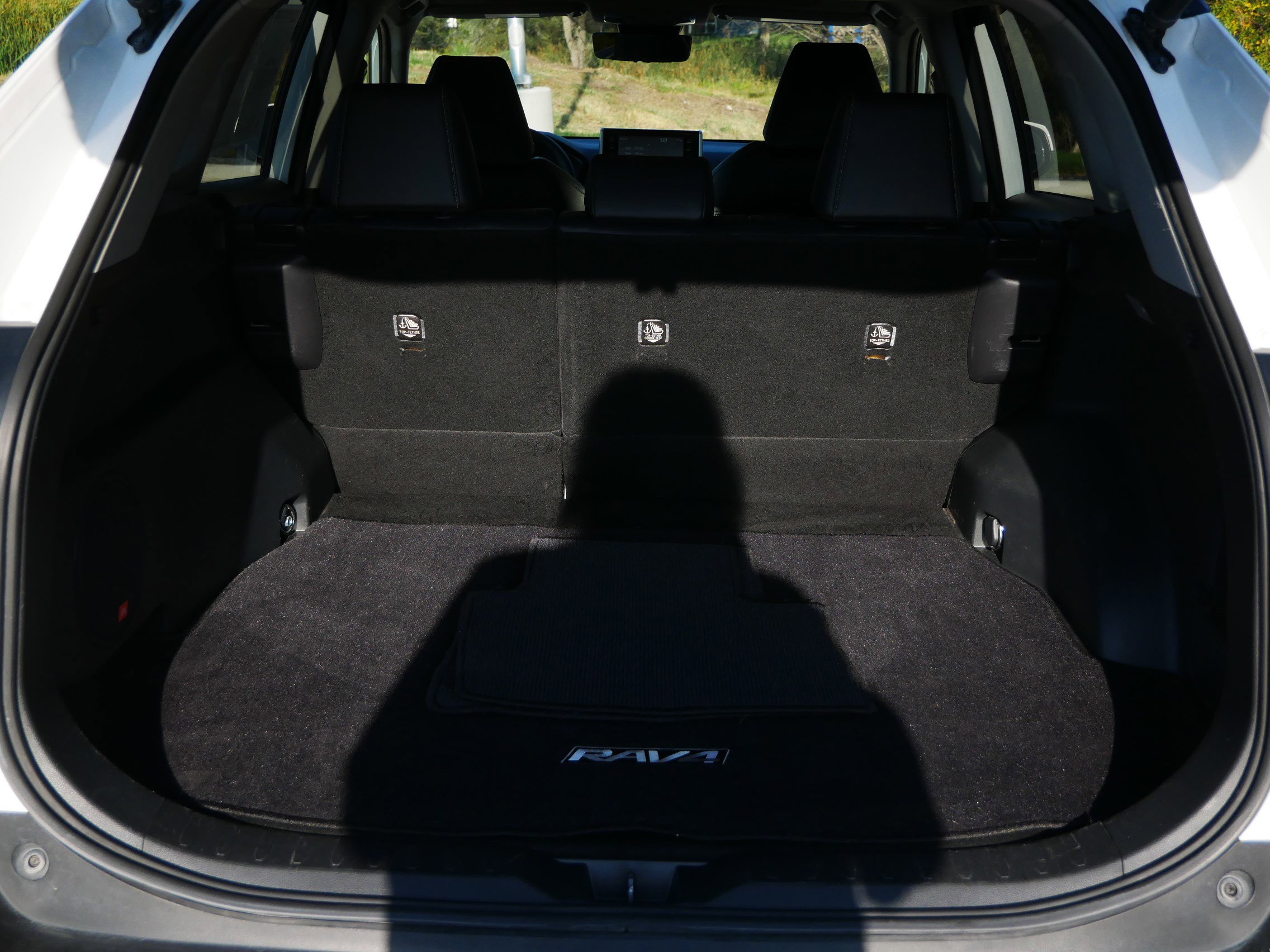 Used 2020 Toyota RAV4 XLE Premium image 22