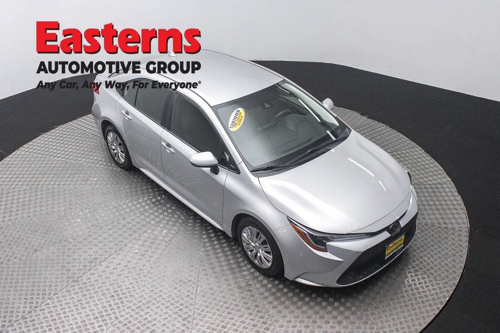 Used 2022 Toyota Corolla LE FWD image 3