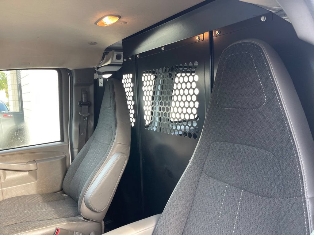 Used 2025 Chevrolet Express 2500 w/ Driver Convenience Package RWD image 15