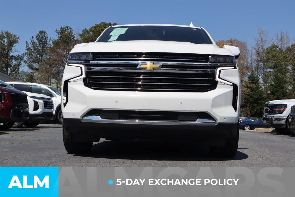 Used 2024 Chevrolet Suburban LT RWD image 4