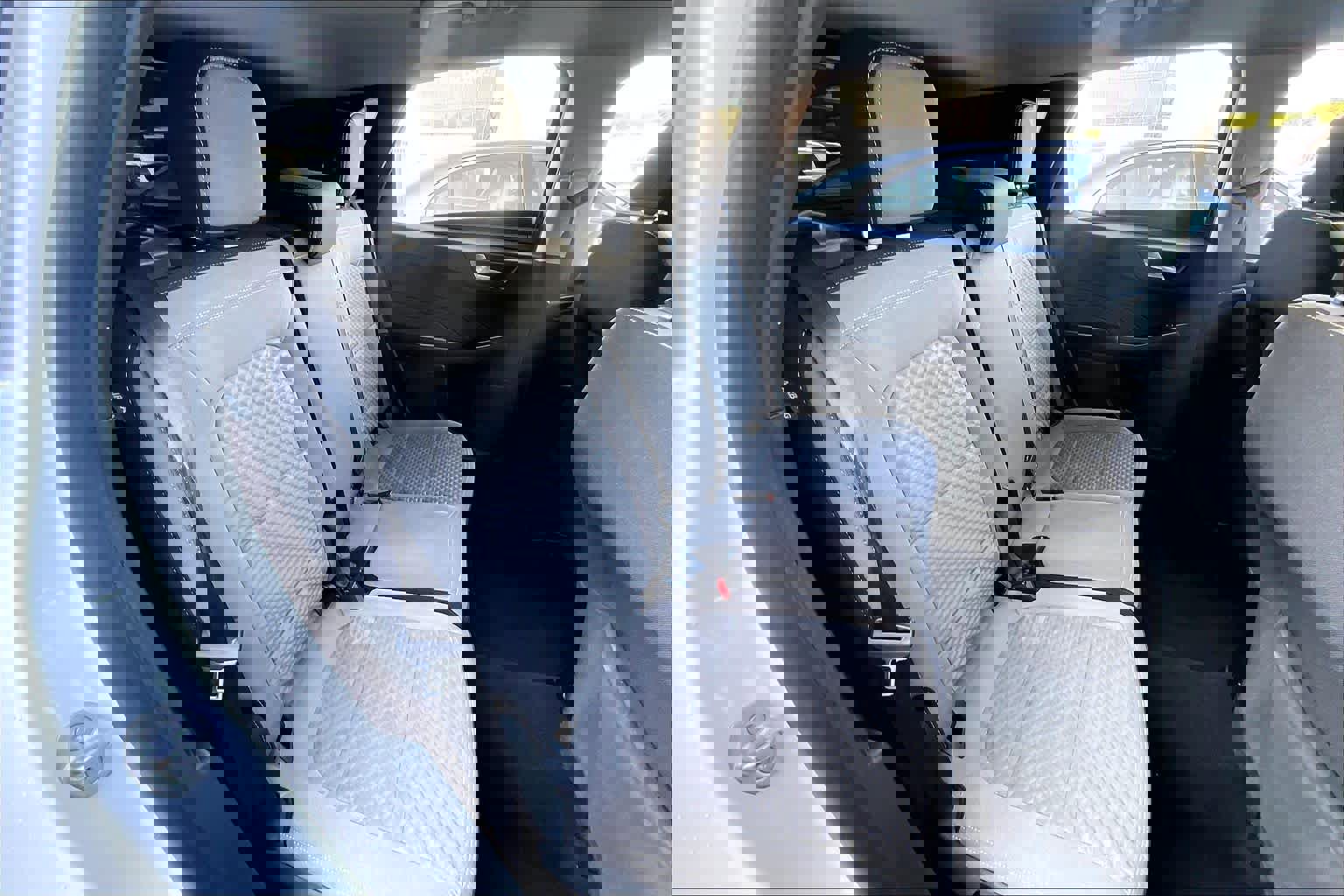 Used 2021 Ford Escape SE image 19