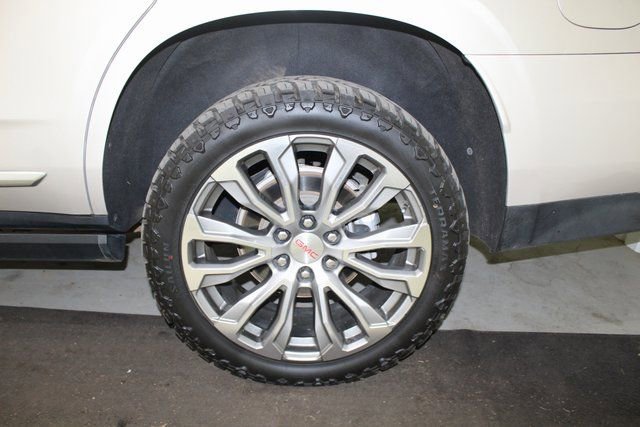 Used 2021 GMC Yukon Denali w/ Denali Premium Package image 22