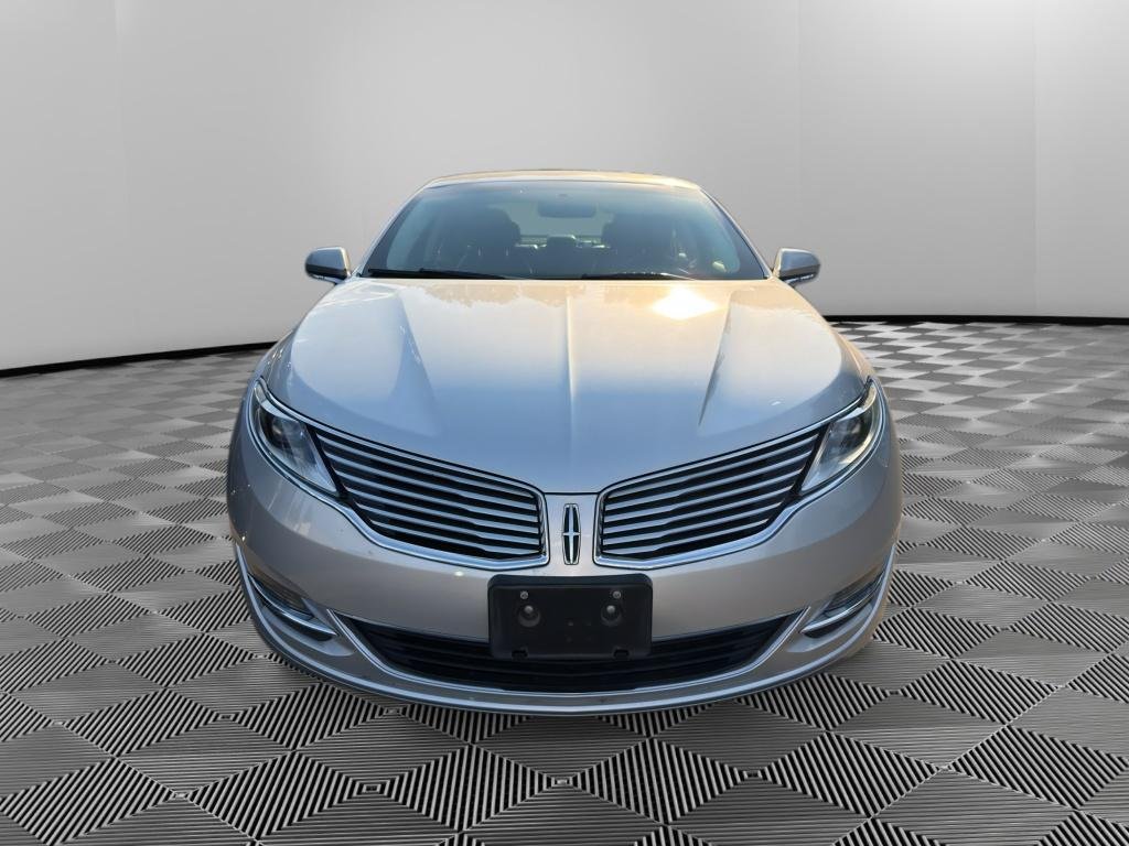 Used 2013 Lincoln MKZ FWD image 2