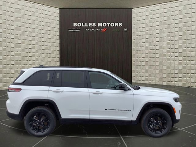New 2025 Jeep Grand Cherokee 4WD image 1