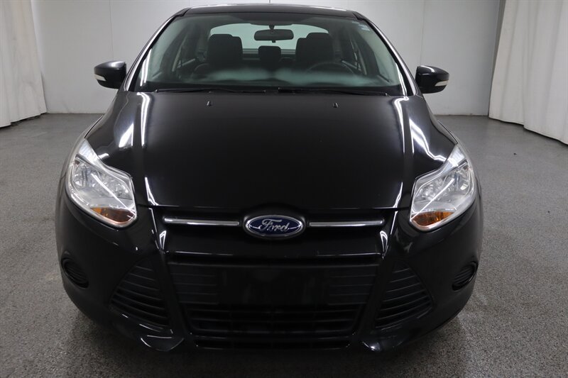 Used 2013 Ford Focus SE FWD image 2