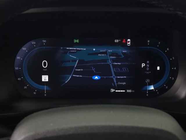 Certified 2025 Volvo XC40 B5 Core image 22