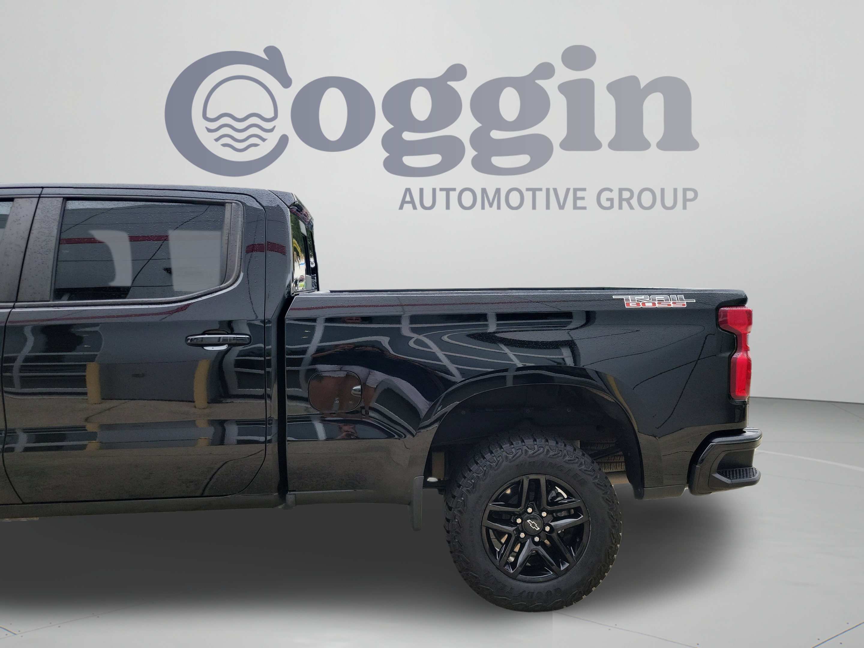 Used 2024 Chevrolet Silverado 1500 LT Trail Boss w/ Convenience Package II AWD/4WD image 31