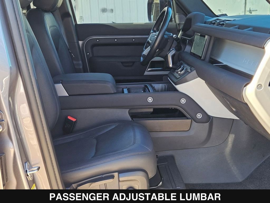Used 2023 Land Rover Defender 110 S image 28
