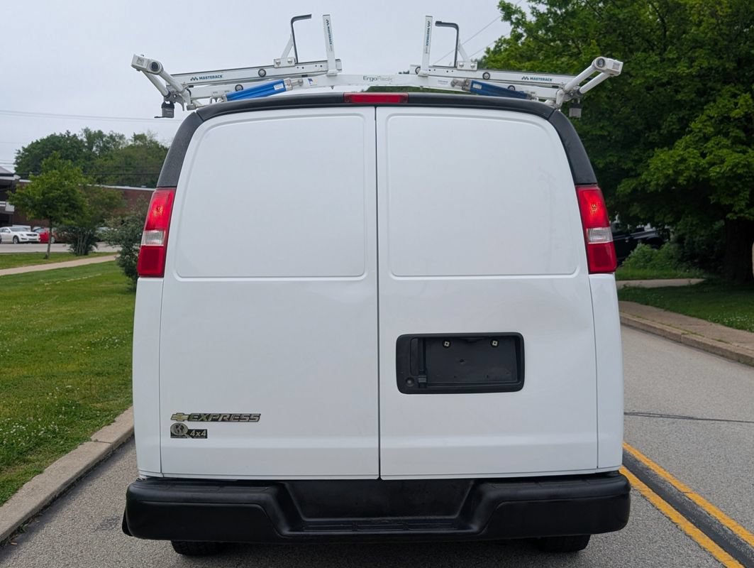 Used 2019 Chevrolet Express 2500 w/ Driver Convenience Package RWD image 6