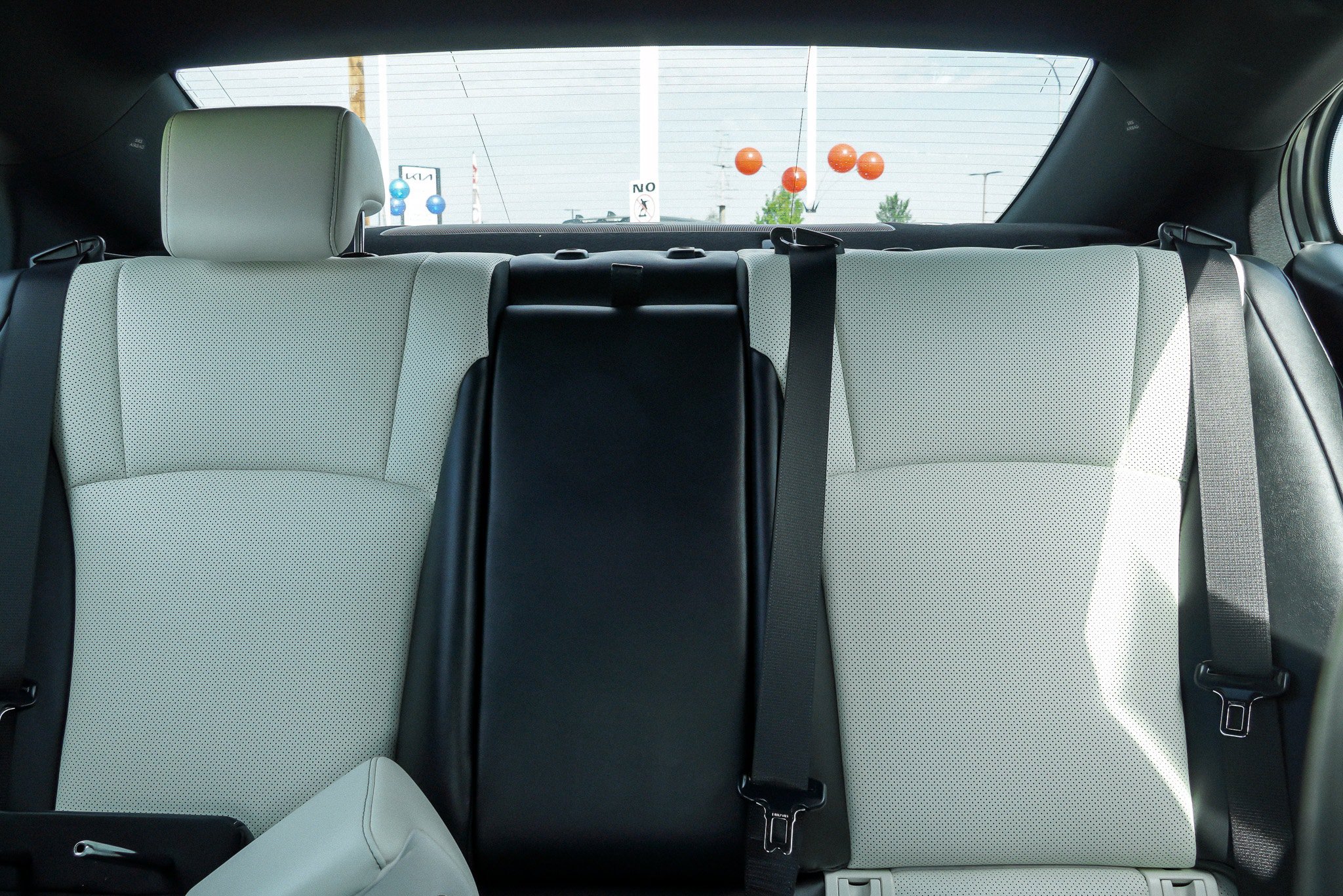 Used 2023 Lexus ES 350 F Sport w/ Accessory Package (Z2) FWD image 23