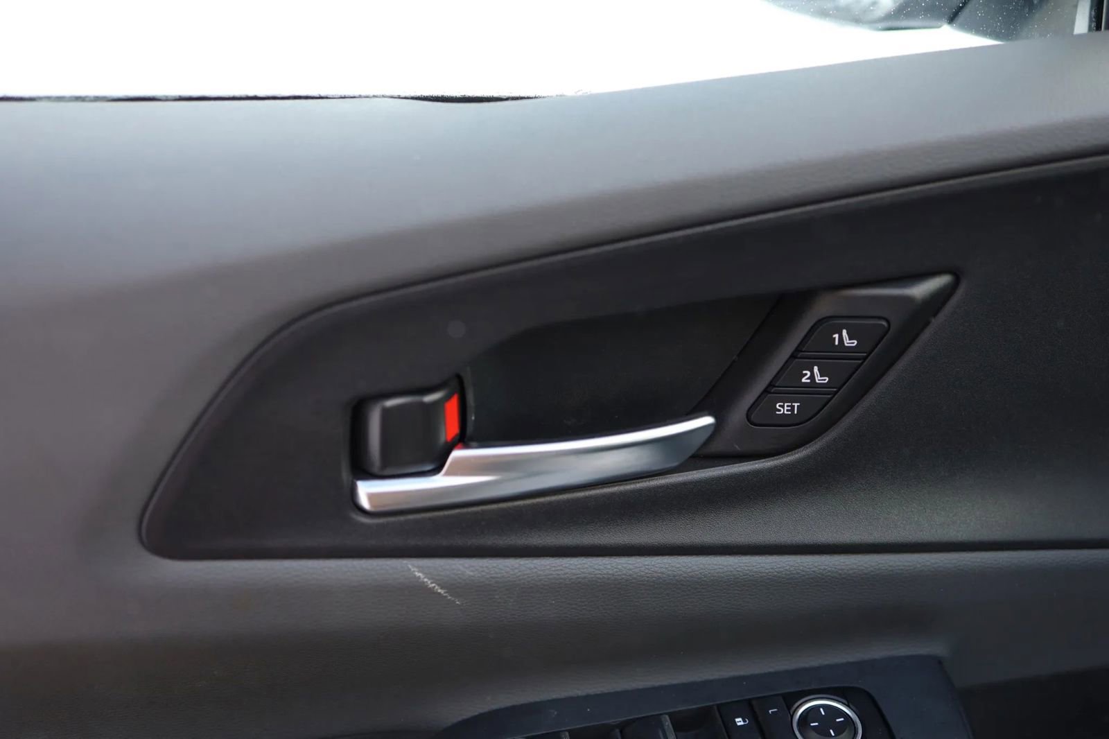 Used 2024 Toyota Prius Limited image 10