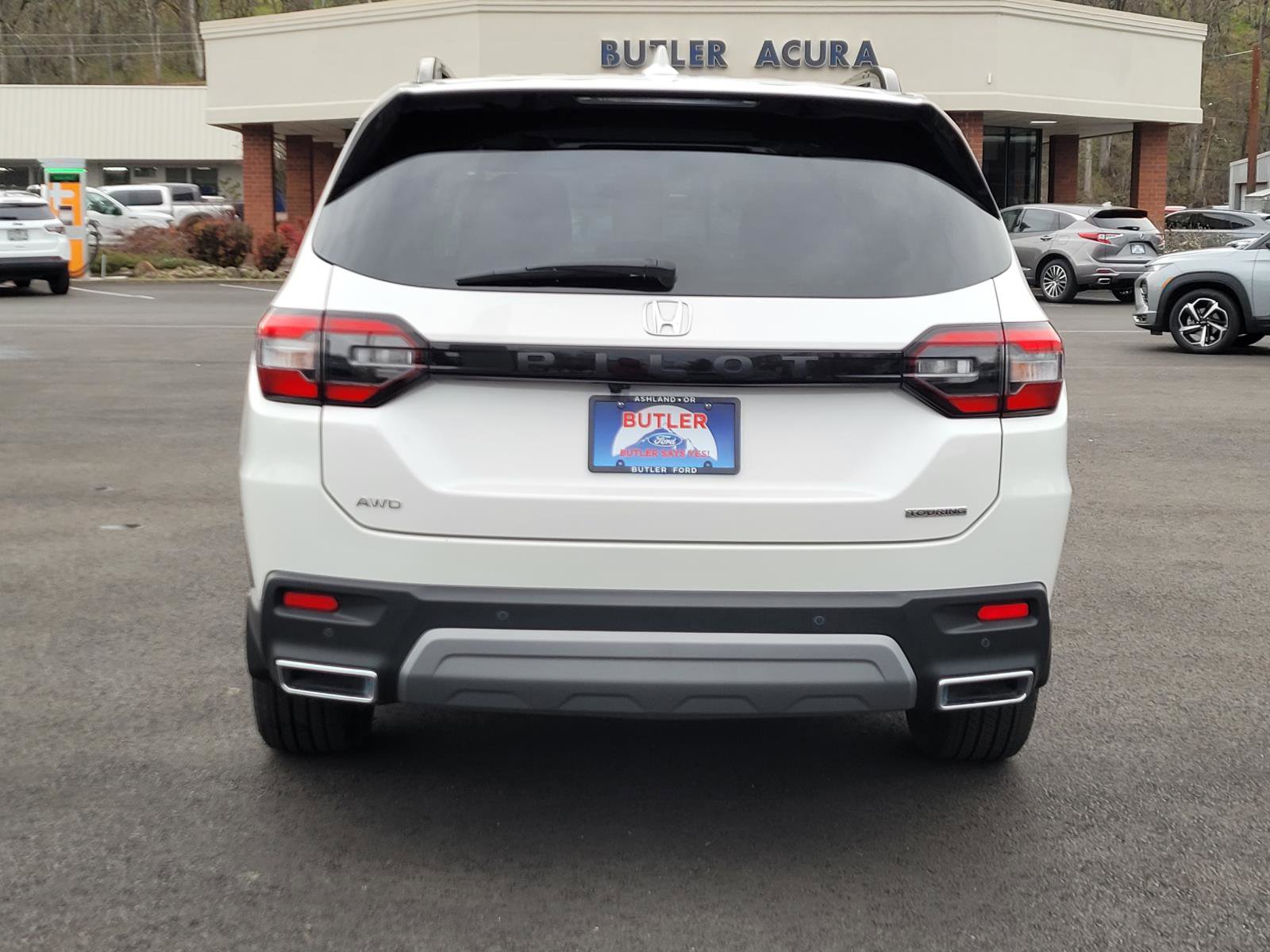 Used 2024 Honda Pilot Touring image 6