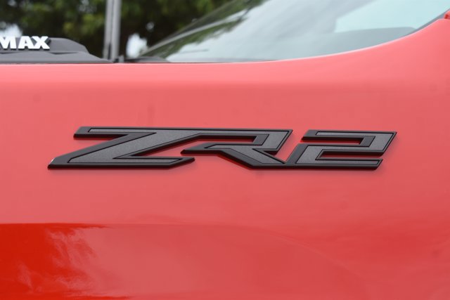New 2026 Chevrolet Silverado 2500 ZR2 w/ LPO, Dark Essentials Package AWD/4WD image 12
