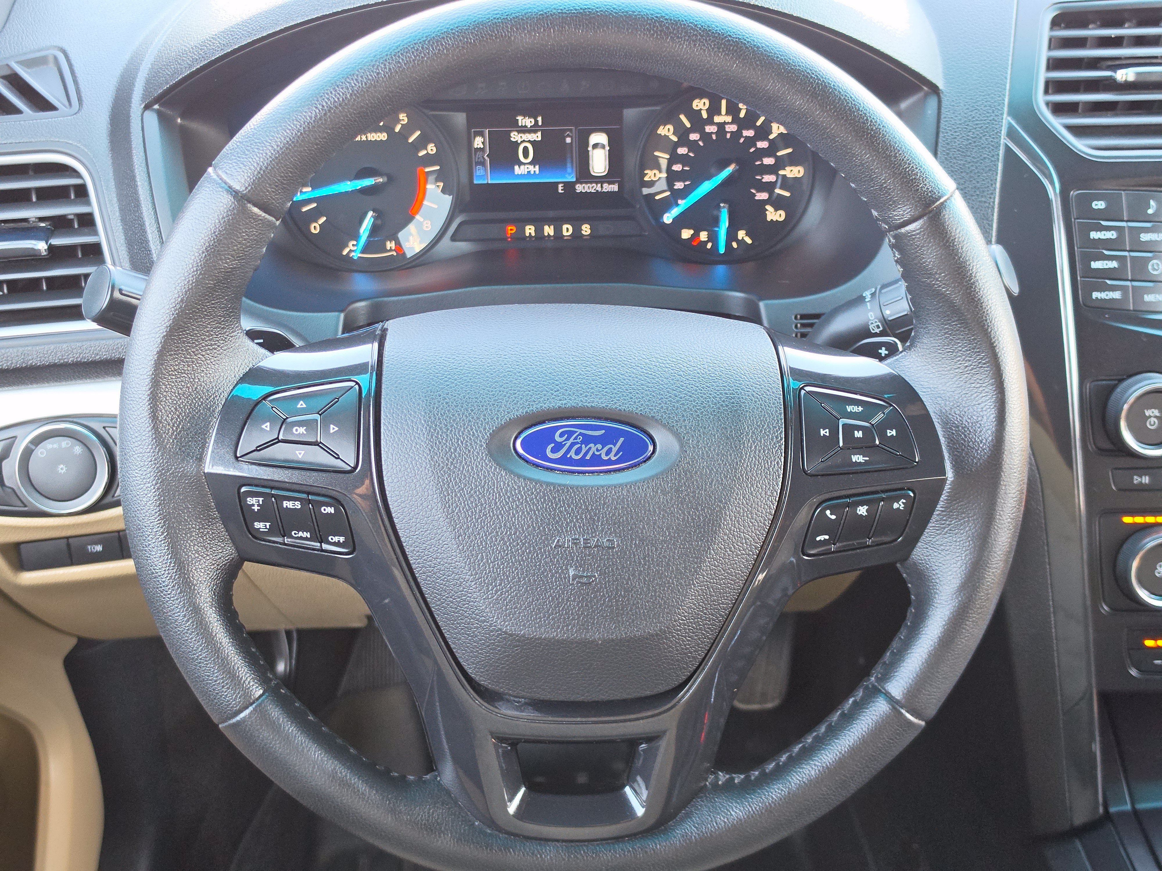 Used 2017 Ford Explorer XLT AWD/4WD image 16