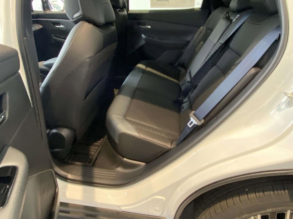 New 2026 Nissan Leaf Platinum+ FWD image 13