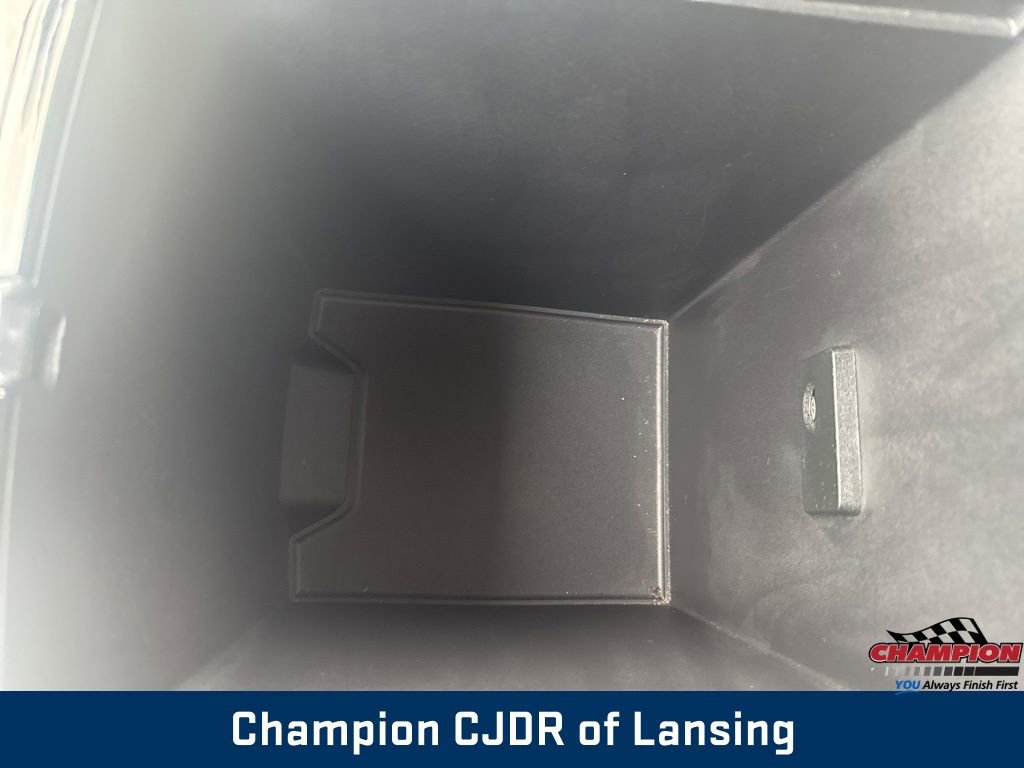 Used 2024 Chevrolet Traverse LT image 40