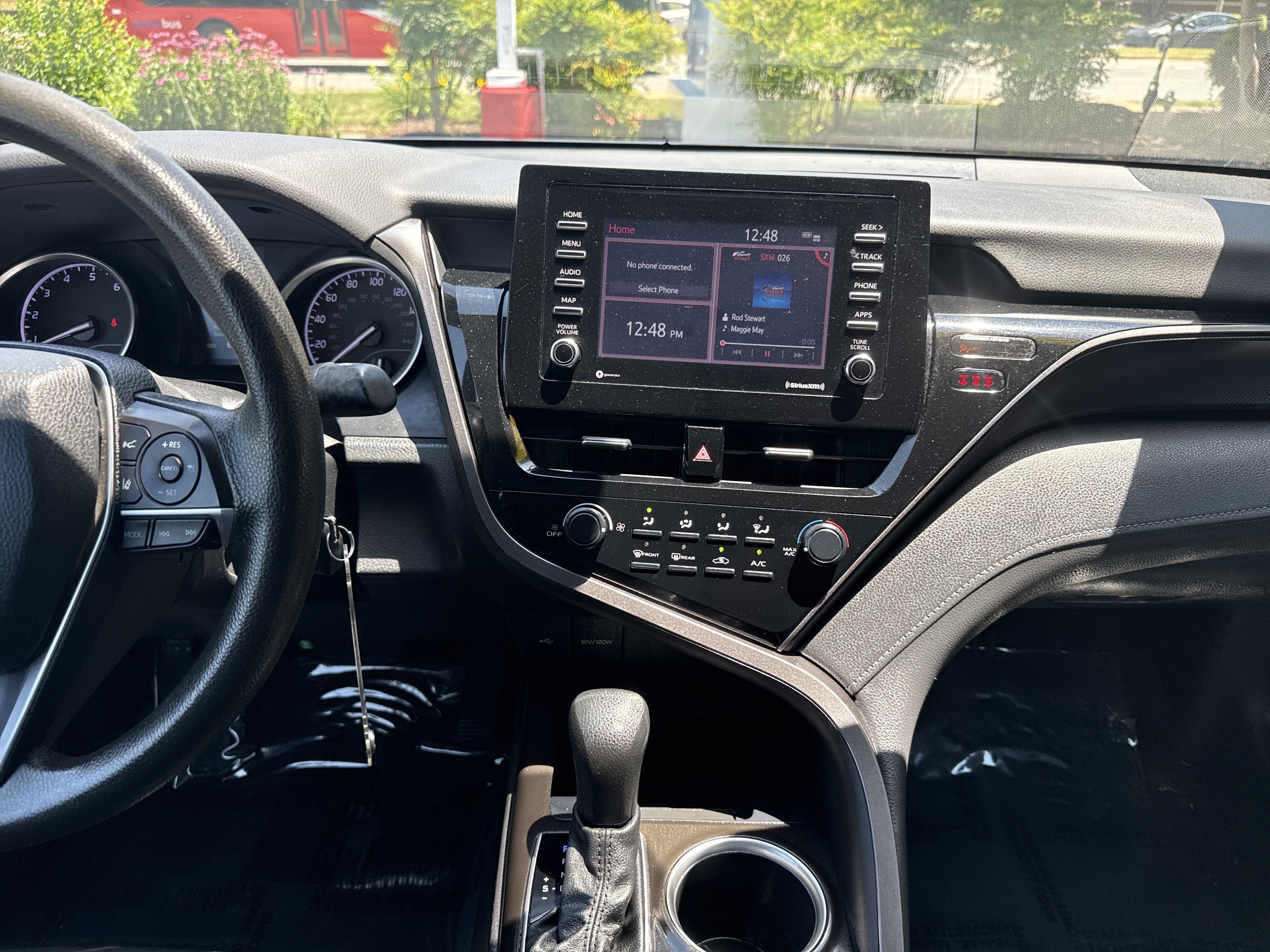 Used 2021 Toyota Camry LE FWD image 9