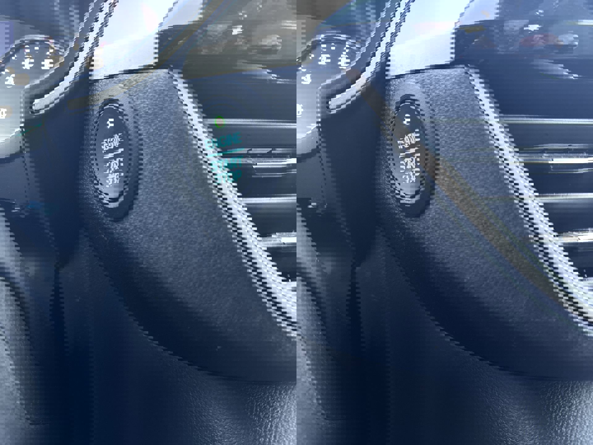 Used 2021 Ford Escape SE w/ Convenience Package image 16