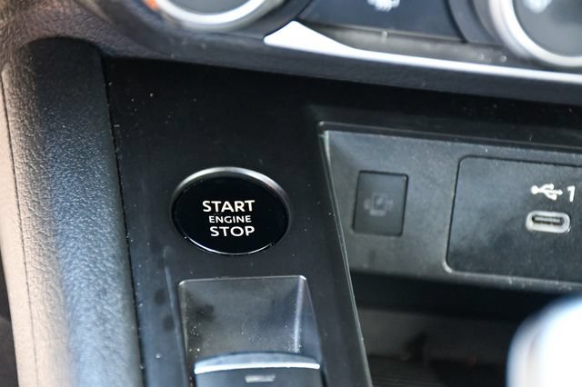 Used 2025 Nissan Kicks SV FWD image 31