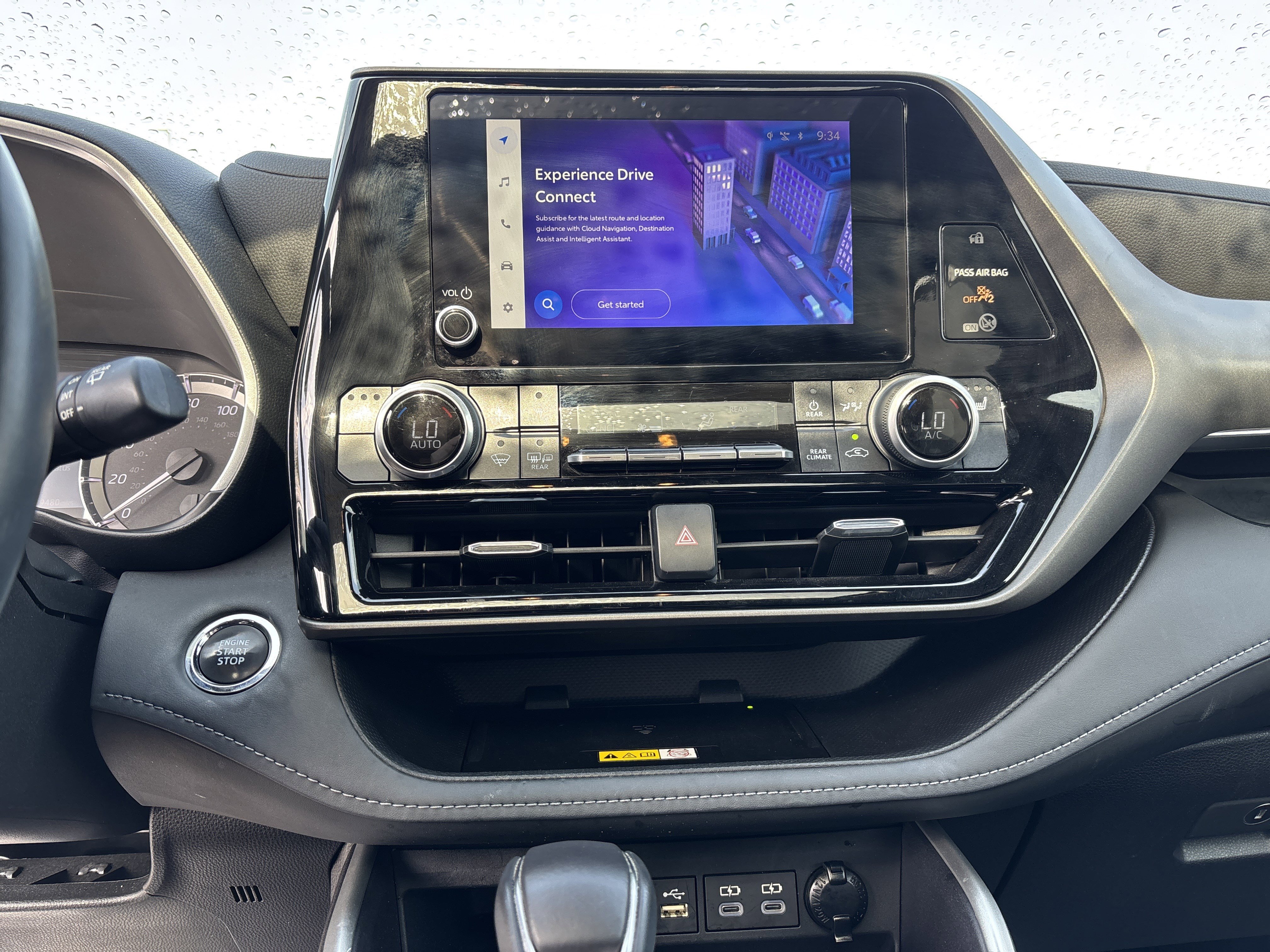 Used 2023 Toyota Highlander XLE AWD/4WD image 22