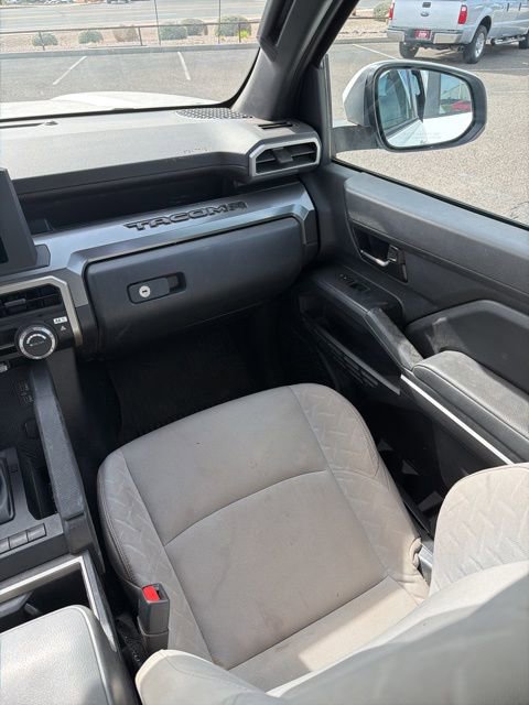 Used 2024 Toyota Tacoma SR5 AWD/4WD image 12