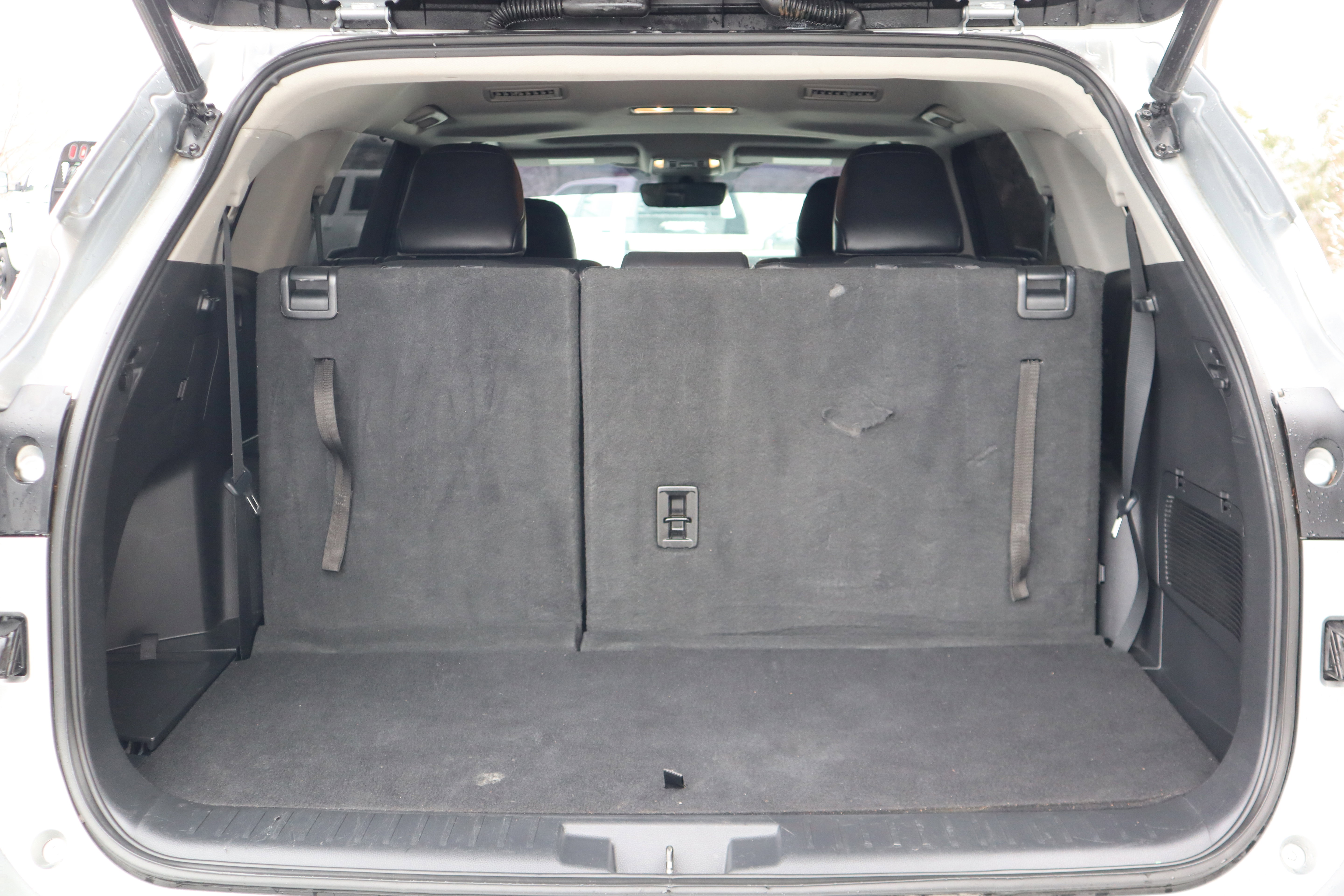 Used 2021 Toyota Highlander XLE image 34