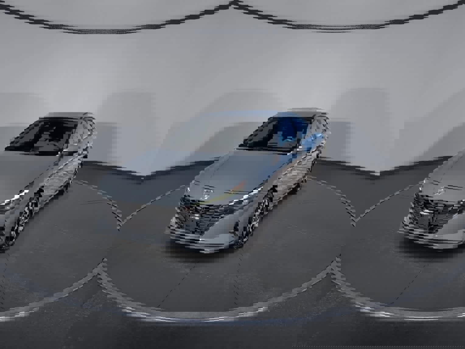 Used 2023 Hyundai Elantra SEL w/ Convenience Package image 3