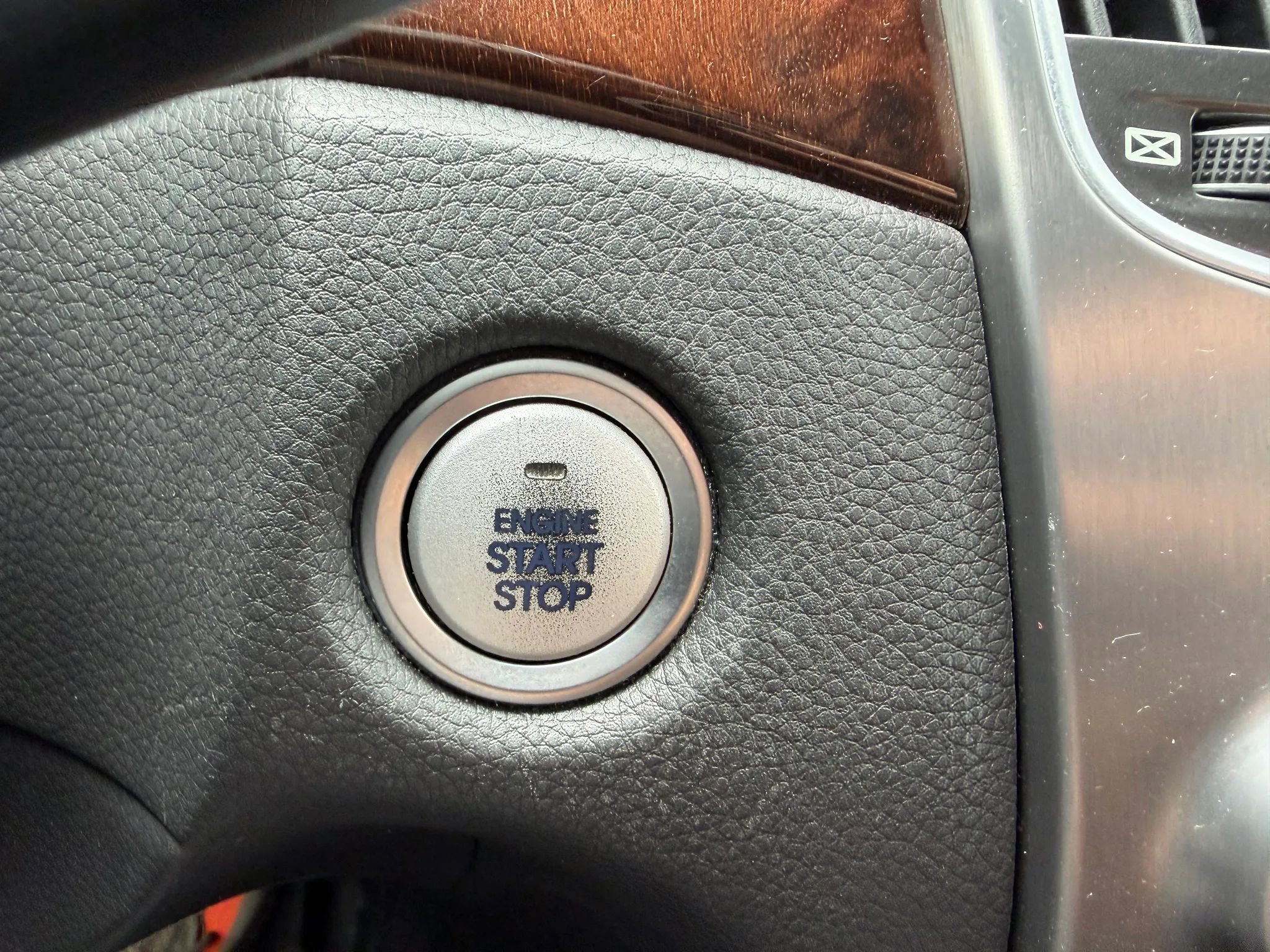 Used 2012 Hyundai Equus Signature image 24