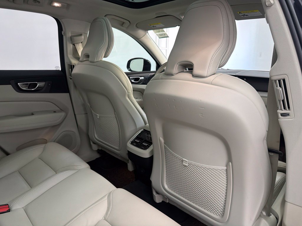 Used 2023 Volvo XC60 B5 Ultimate FWD image 27