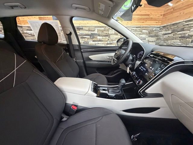 Used 2024 Hyundai Tucson SE AWD/4WD image 16