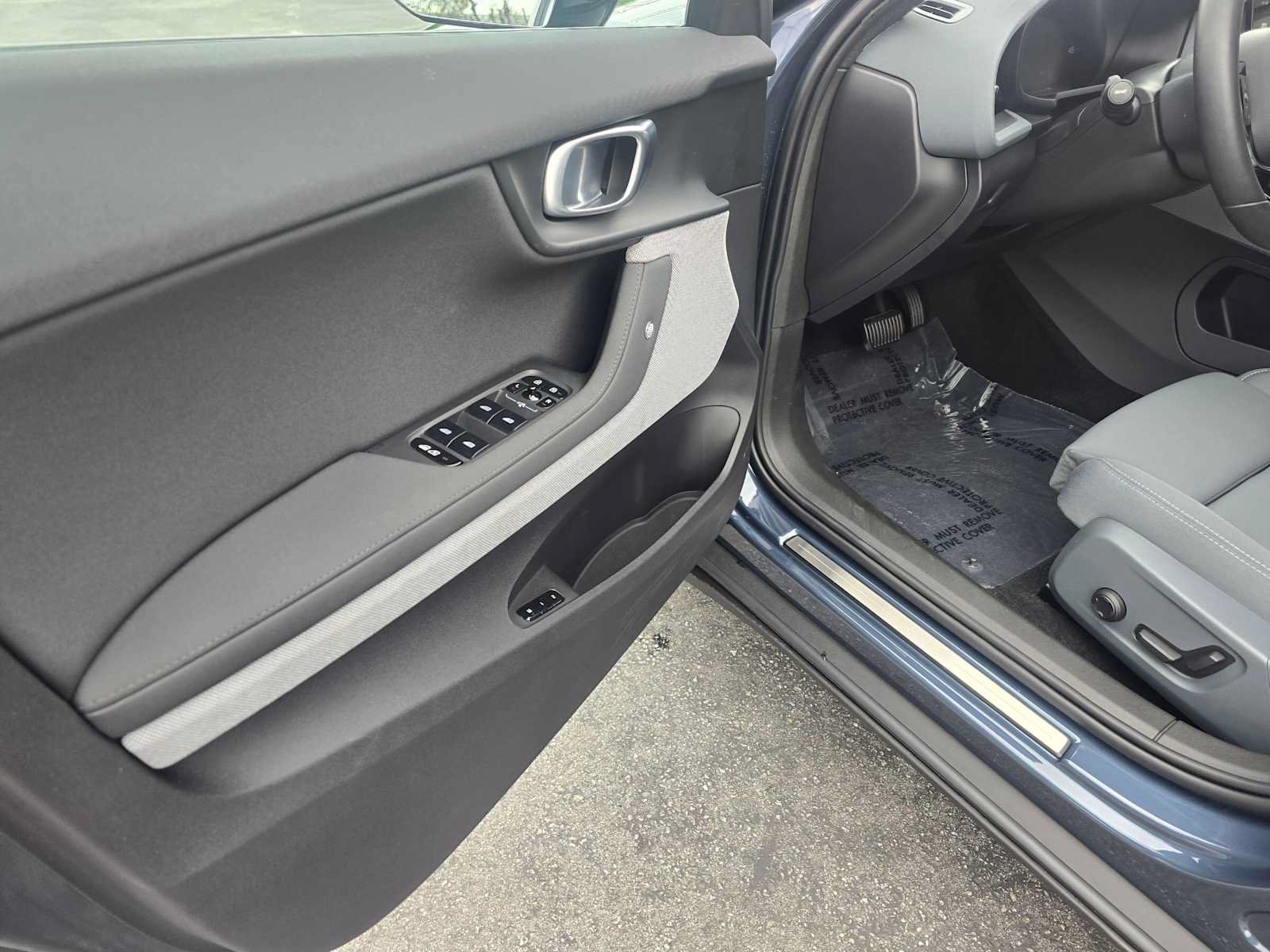Used 2024 Polestar Polestar 2 w/ Pilot Pack RWD image 24