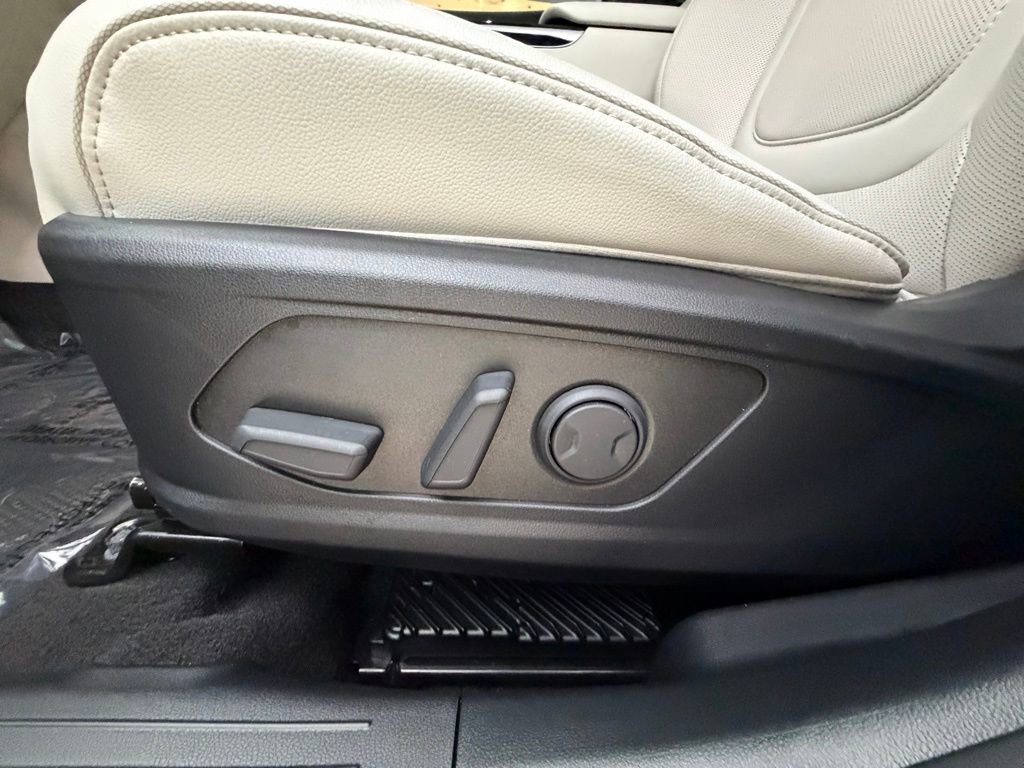 Used 2025 Hyundai Tucson Limited image 34