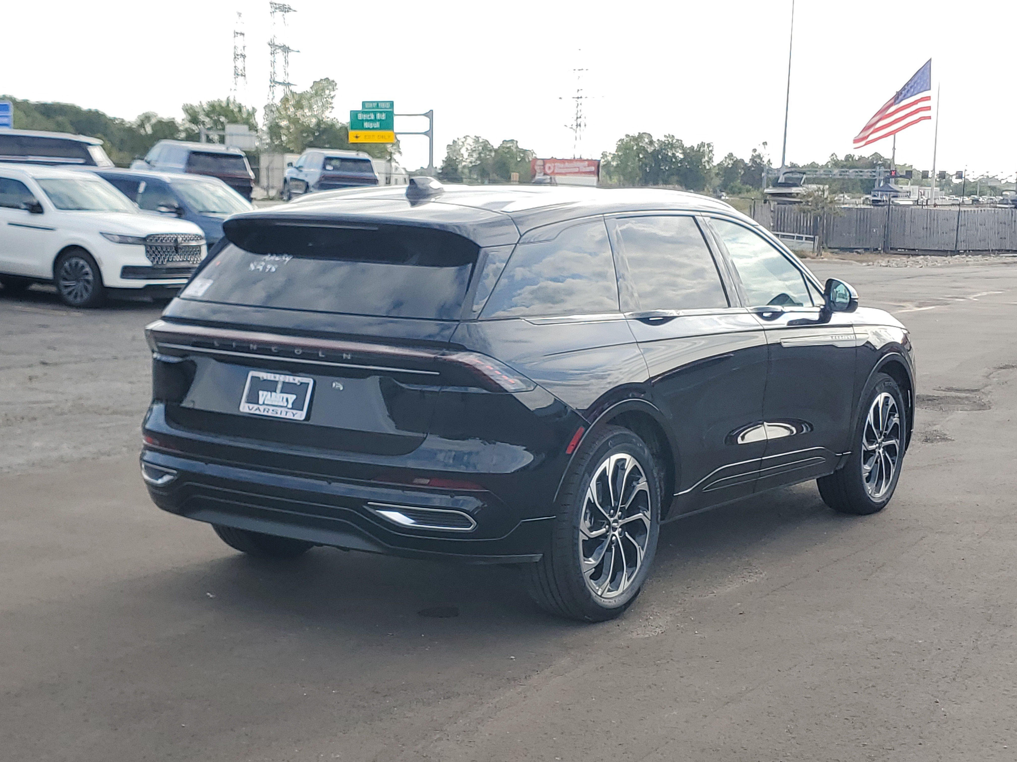 New 2026 Lincoln Nautilus Reserve AWD/4WD image 4