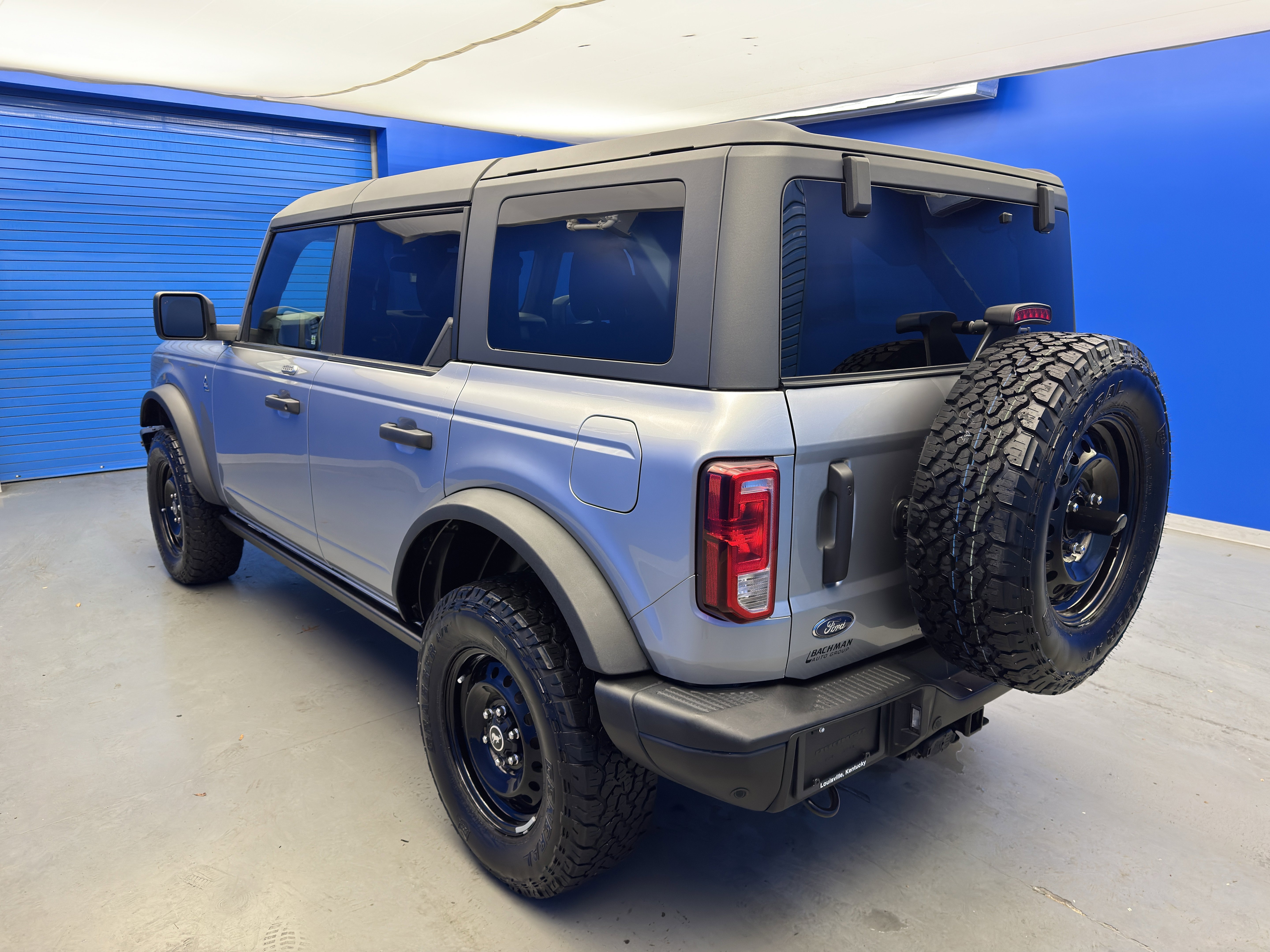 Used 2022 Ford Bronco Black Diamond image 5