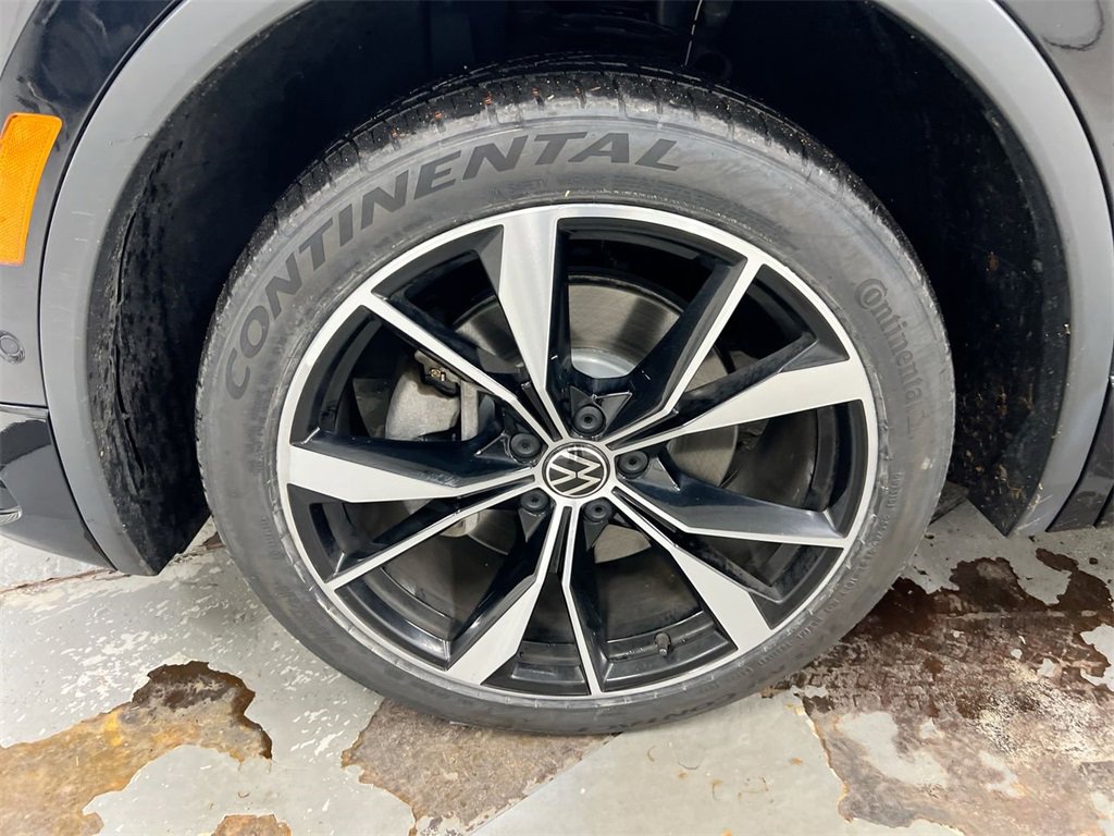 Used 2022 Volkswagen Tiguan SEL R-Line image 27