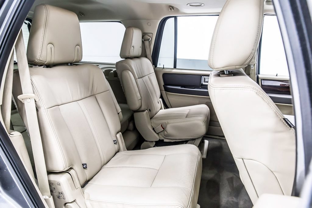 Used 2015 Lincoln Navigator 2WD w/ Equipment Group 101A Reserve image 32