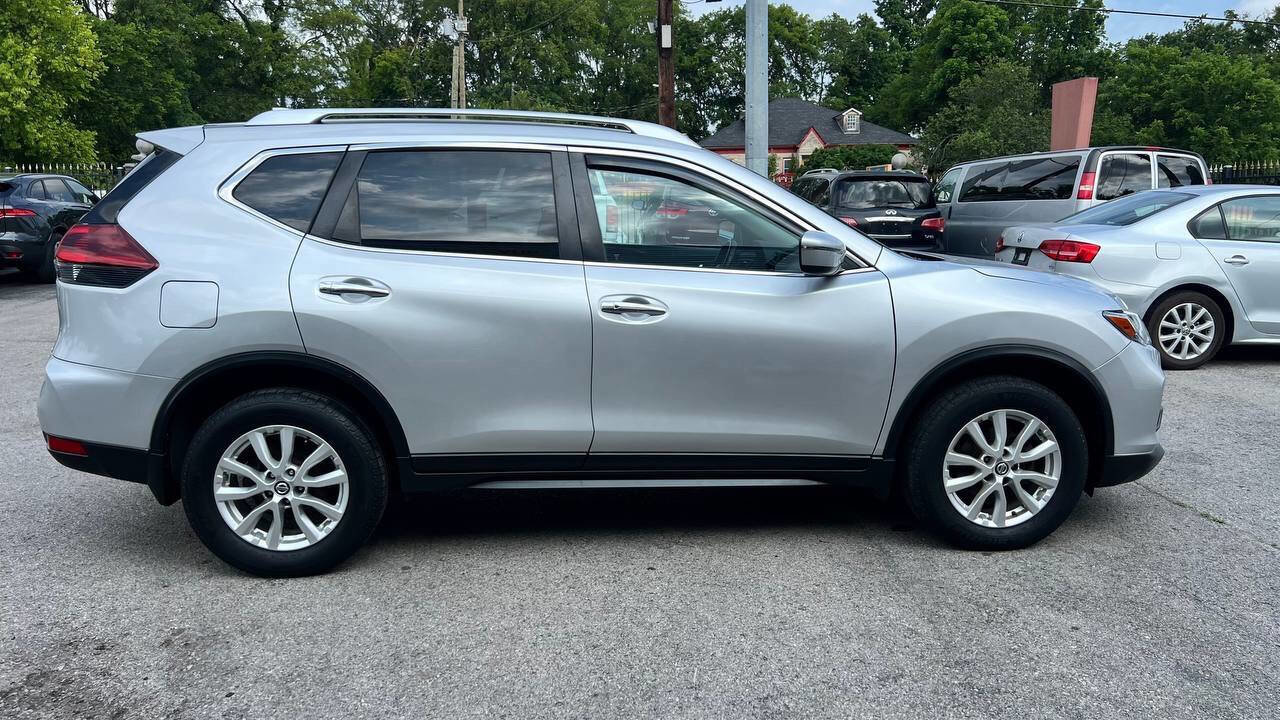 Used 2019 Nissan Rogue SV w/ Sun & Sound Touring Package image 8