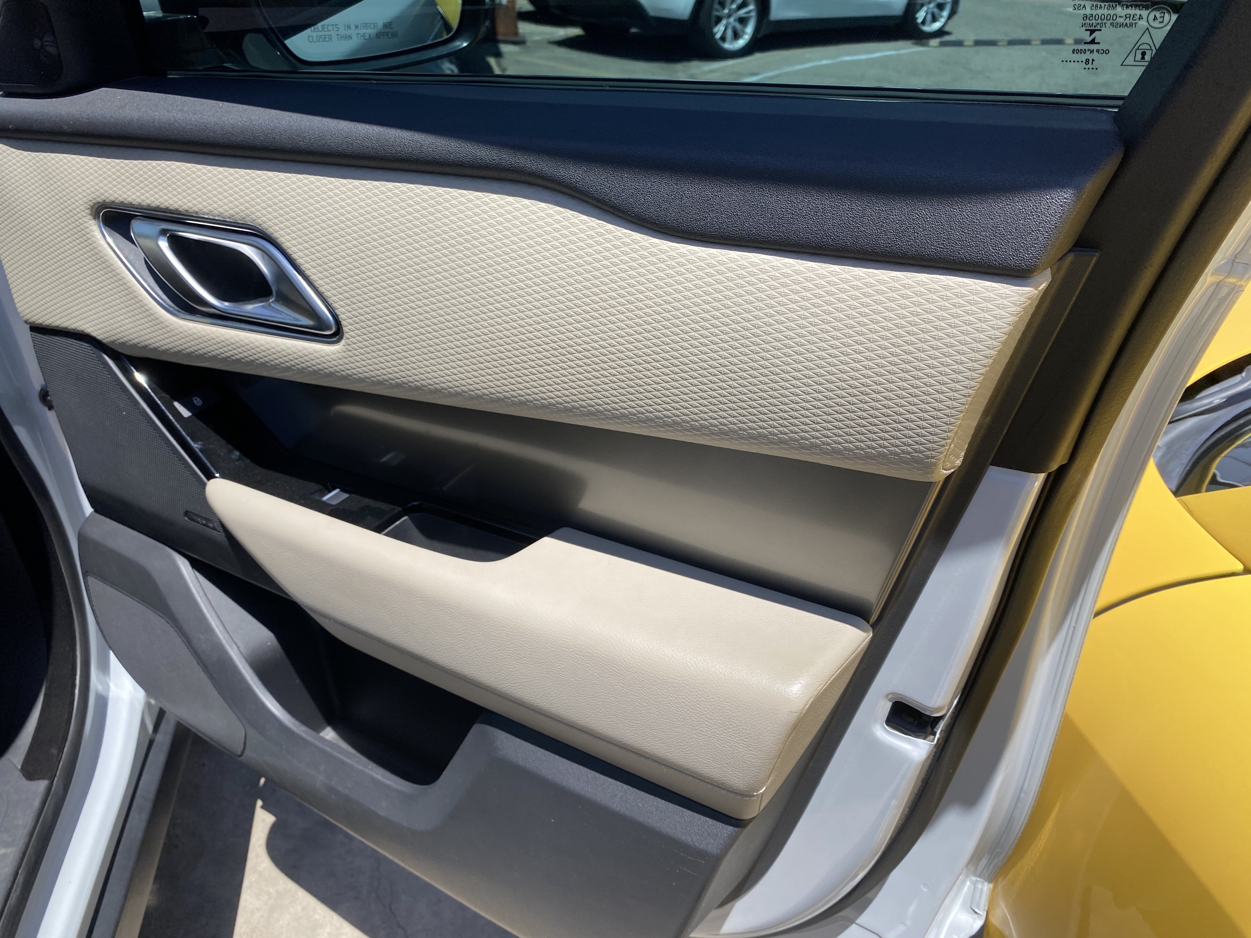 Used 2019 Land Rover Range Rover Velar S AWD/4WD image 25