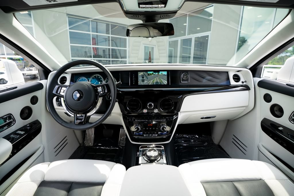Used 2022 Rolls-Royce Phantom Sedan w/ The Phantom Package RWD image 55
